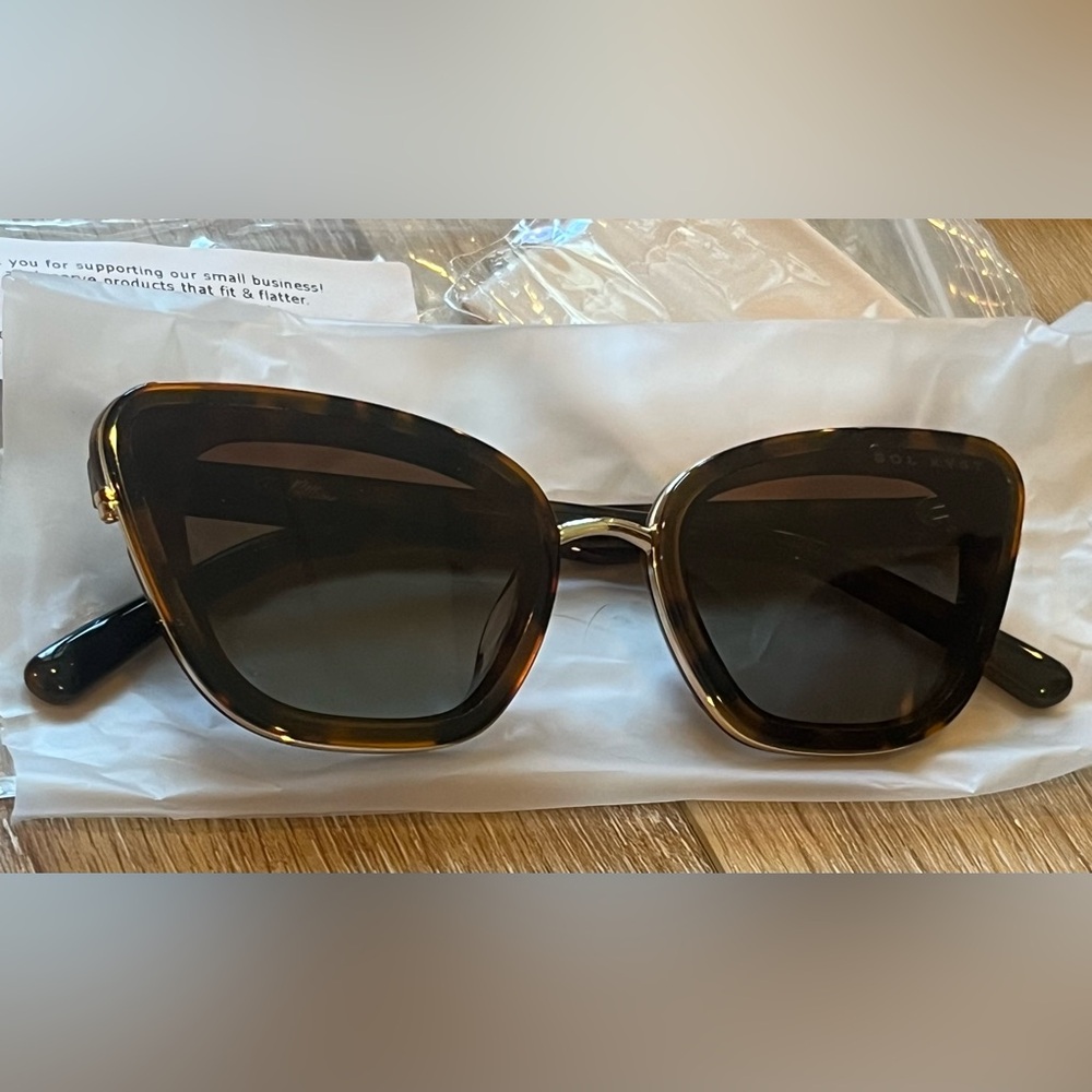 Sol Kyst Mini Tortoise Sunglasses *NEW*